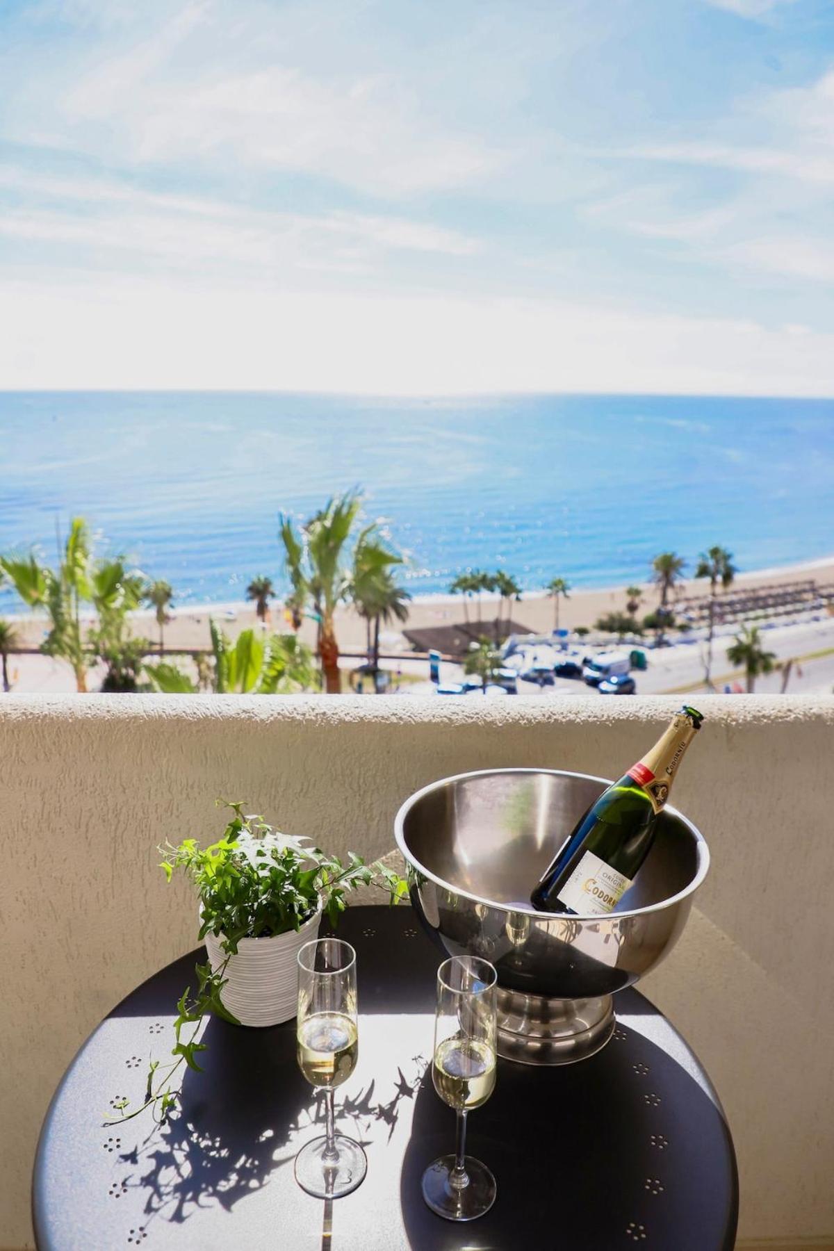 Direct Sea View- Bilbil Sunrise! Apartman Benalmádena Kültér fotó